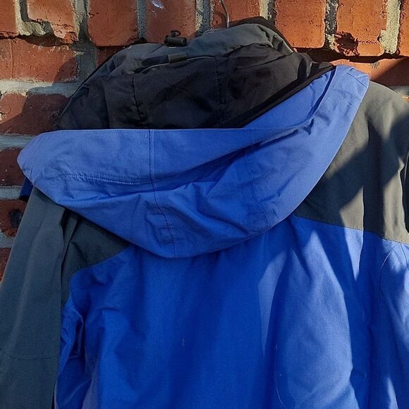 Vintage blue and gray ski jacket - Picture 10 of 13